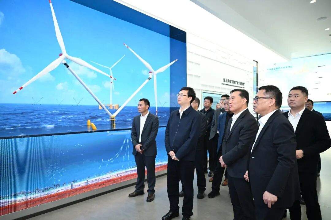 内蒙古包头市委书记调研明阳集团,共推新能源装备制造集群化发展(图1) 内蒙古包头市委书记调研明阳集团,共推新能源装备制造集群化发展(图1)